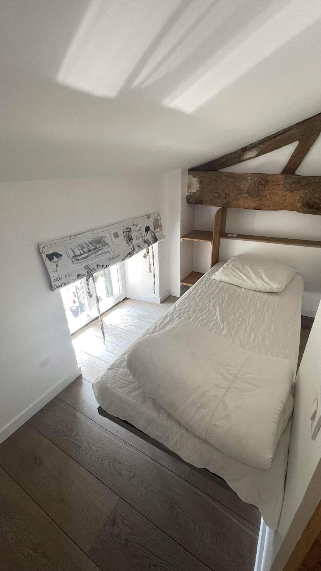 Le Mole Bed & Breakfast Ла Флот Стая снимка