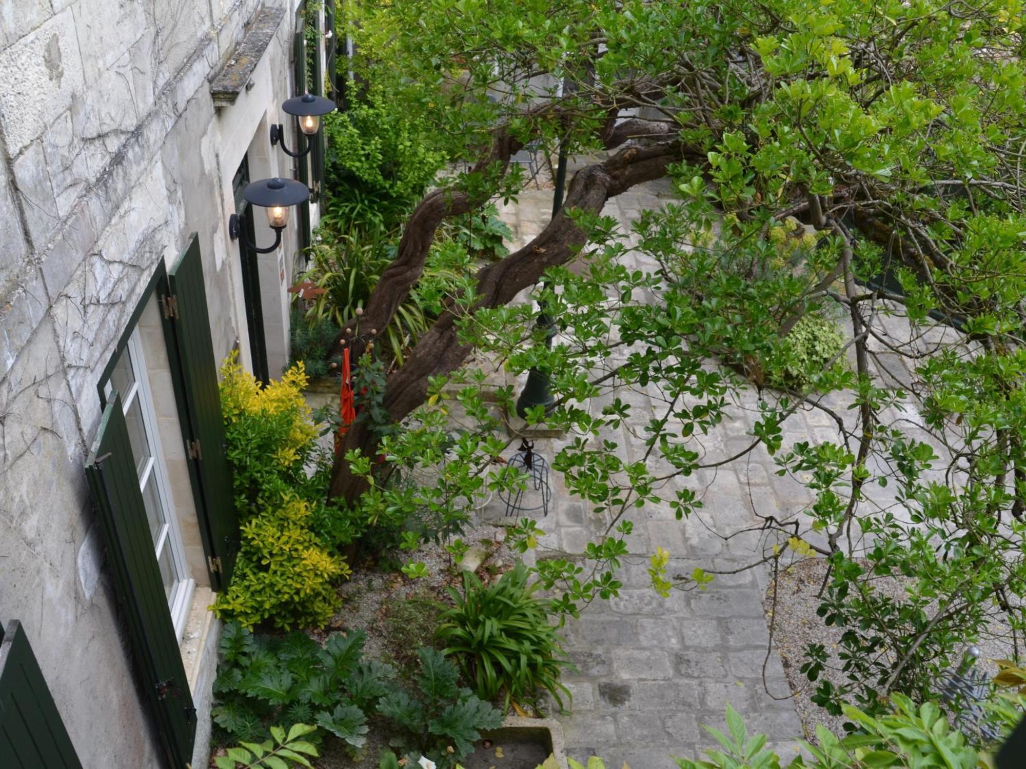 Le Mole Bed & Breakfast Ла Флот Стая снимка