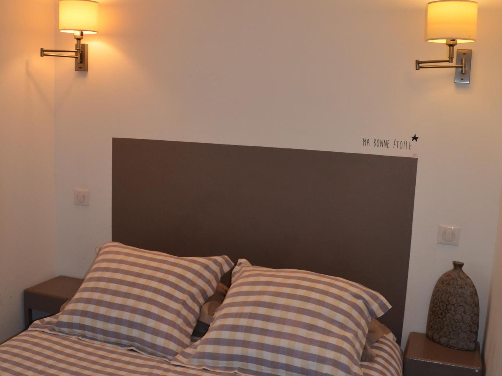 Le Mole Bed & Breakfast Ла Флот Стая снимка