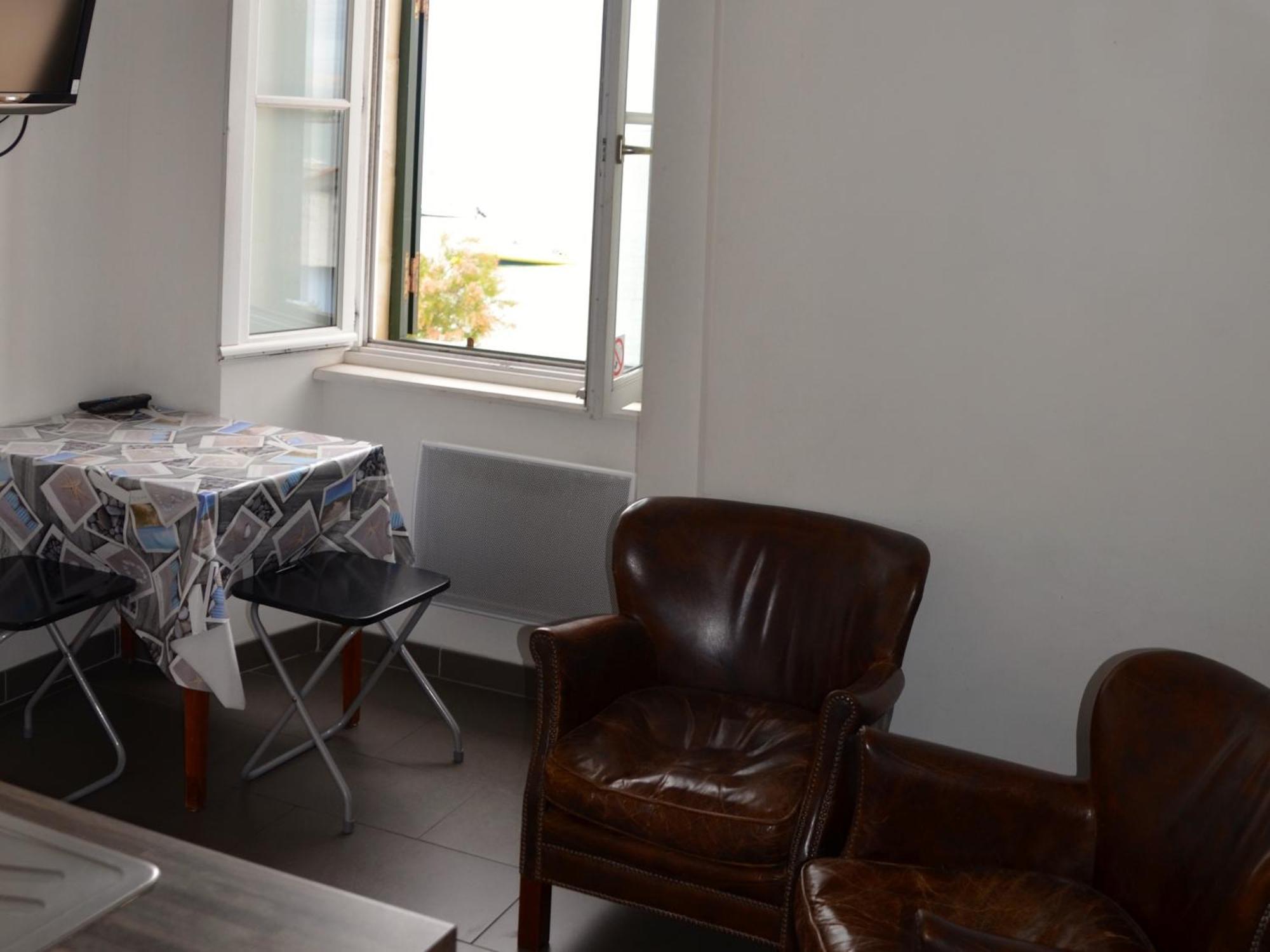 Le Mole Bed & Breakfast Ла Флот Стая снимка