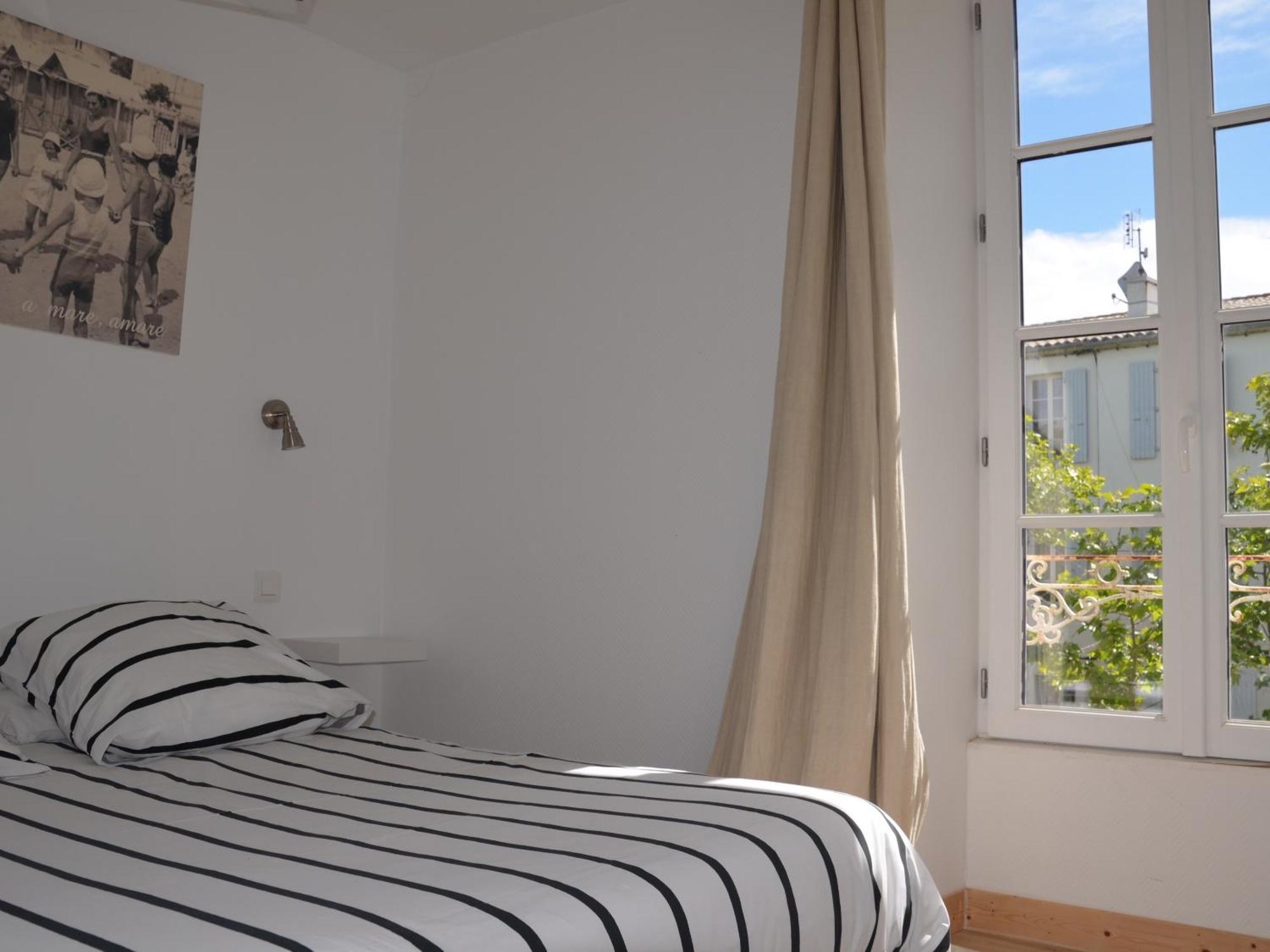Le Mole Bed & Breakfast Ла Флот Стая снимка