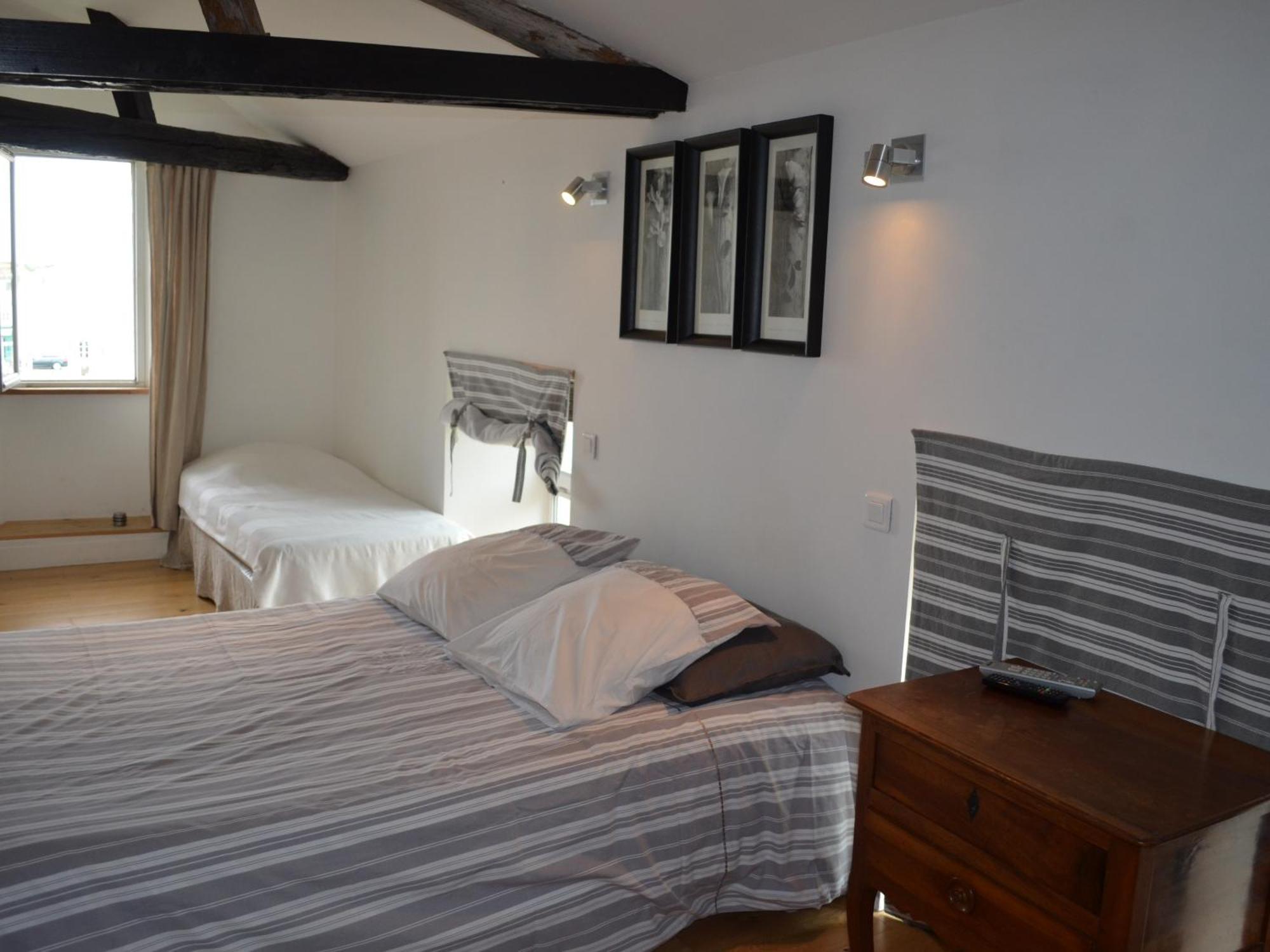 Le Mole Bed & Breakfast Ла Флот Стая снимка